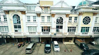 Minimalis Classic, Dekat Pasar Tebet Barat, Mall Kota Kasablanka, Rumah Sakit Tebet, Dewi Sartika Senior High School, Dijual Ruko Crown Palace Lokasi Strategis 238m2 