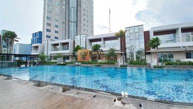 Dekat IPEKA, Fasilitas Rooftop Sky Pool & Kolam Renang Khusus Anak dilengkapi dengan Gazebo, Playground, Jogging Track, Gym, Lounge, Dijual 2 Kamar Furnish AKR Gallery West Residence Lokasi Strategis