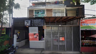Strategis, Dekat Alun - Alun Asia Afrika, The Kings Shopping Centre, Pasar Astana Anyar, Santosa Hospital Bandung Central, SD Hikmah Teladan, Dijual Ruko Balong Gede Bandung Full Furnished