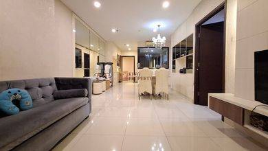 Apartemen 3BR Kondisi Baik Terjangkau Minimalis Furnished Taman Anggrek Jakarta Barat