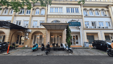 Disewakan Ruko Puri Mansion 4,5 Lt Lokasi Strategis Jakarta Barat