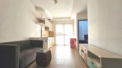 Best Price! Cukup jalan kaki ke APL Tower, Soho Capital, Mall Central Park & Taman Anggrek, Fasilitas Kolam Renang, Lapangan Basket, Gym, Minimarket, Dijual 2BR Furnished Apartemen Mediterania Garden Residence Medit 2 Tanjung Duren
