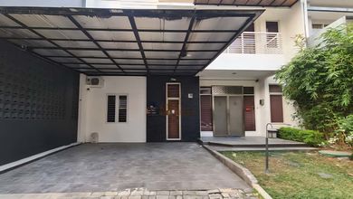Rumah Sewa Nyaman Lokasi Puri Mansion, Jakarta Barat, LB 260m²
