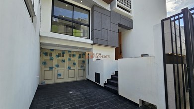Rumah Mewah di Kawasan Jelambar, Jakarta Barat, LB 180m², Harga 4 Miliar