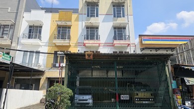 Disewakan Ruko Gandeng Ada Lift & Parkiran Luas, Super Strategis Area Komersil Muwardi Grogol, Dekat Mall Ciputra Jakarta, Pasar Grogol, RS Sumber Waras, SMM Grogol – Jakarta Barat