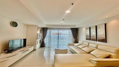 3 Menit ke APL Tower & Mall Central Park, Fasilitas Sauna, Kolam Renang, Whirlpool, Outdoor Playground, Fitness Center, Private Access Card, Disewakan 3BR Furnished Interior di Condominium Grand Madison Tanjung Duren