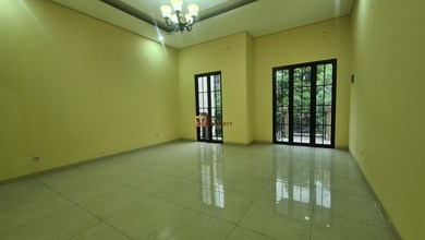 Dijual rumah Premium di Taman Anggrek, Jakarta Barat - LT 136m²
