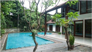 For Sale rumah Eksklusif di Kemang, Jakarta Selatan - LT 1000m²