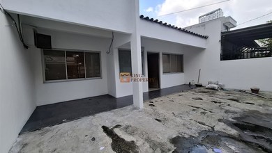 Dikontrakkan Rumah Terjangkau di Tanjung Duren, Jakarta Barat, LT 168m²