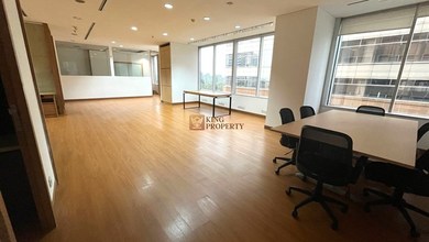 SIAP PAKAI! LUAS LOKASI STRATEGIS DISEWAKAN OFFICE SPACE SEMI FURNISHED DI MENARA SUDIRMAN